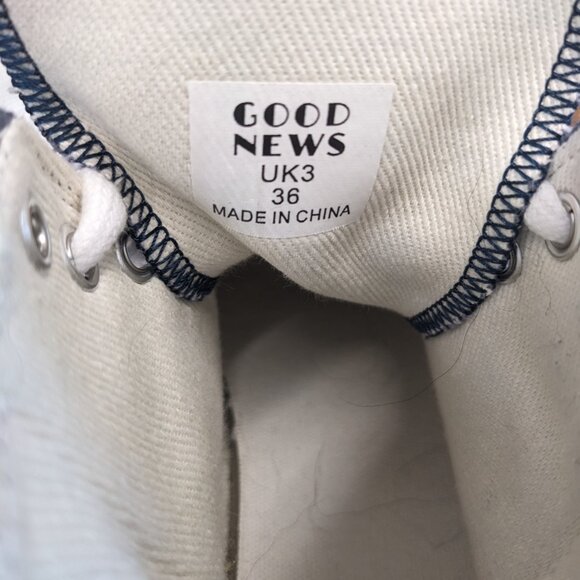 Good News Unisex Sneakers - Picture 5 of 13